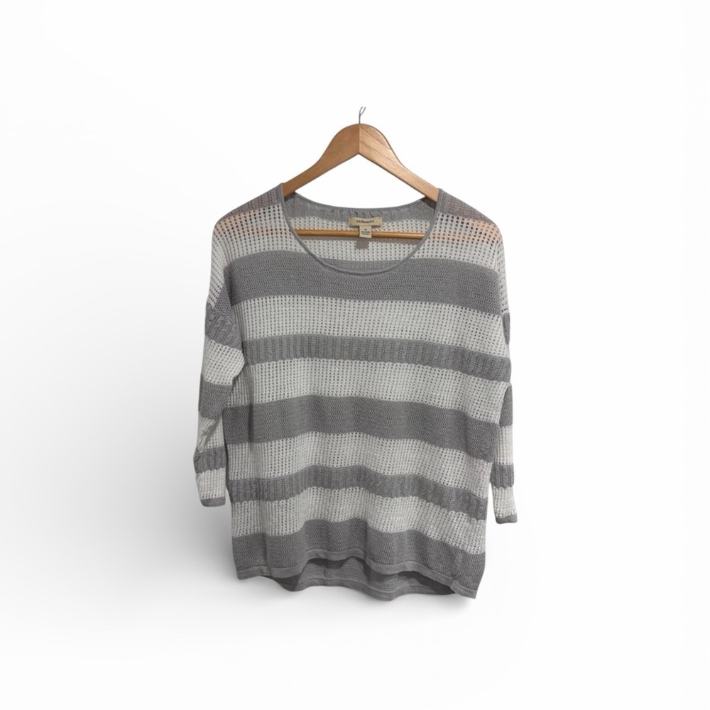2/$25 G.H. Bass & Co. Lightweight Striped Gray and White Knit Sweater Ramie